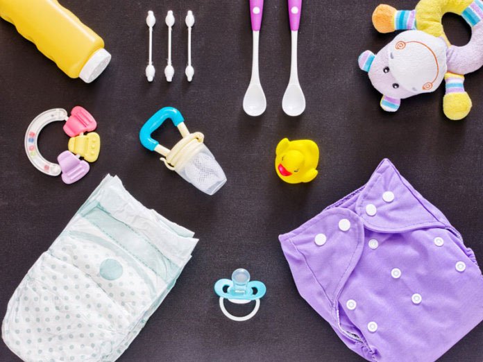 Guide to Newborn's Essentials List For Mom's on Budget