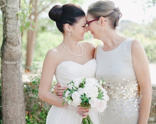 Guide to wedding dresses for the bride’s mother on a budget!