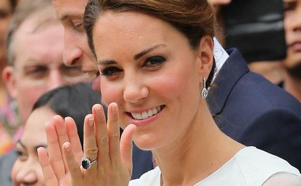 Kate Middleton wears beautiful diamond ring