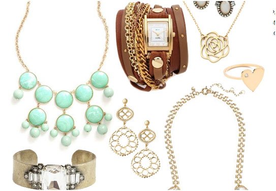Jewelry & Accessorize Make Special On V-Day