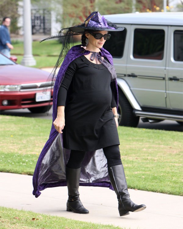 Halloween Styling: 15 Easy, downright, and Creative Maternity Costumes